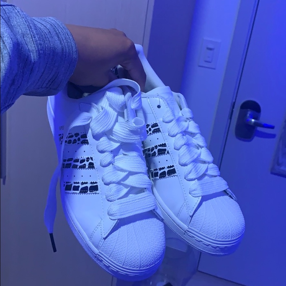 Adidas superstars with print!